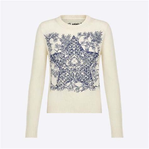 dior autumn sweater.